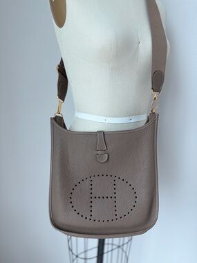 Hermès Evelyne III 29 Bag – Etoupe – Clemence Leather – Gold Hardware